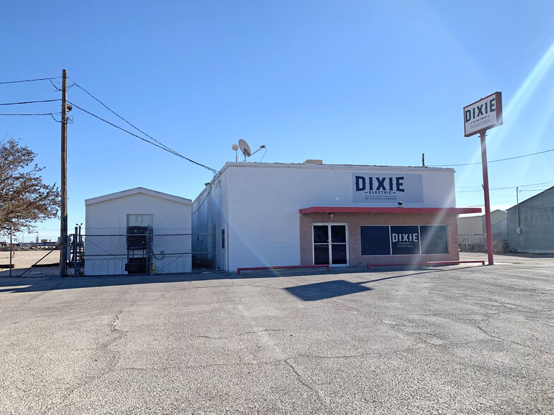 3000 S Stockton Ave, Monahans, TX for lease - Building Photo - Image 1 of 15