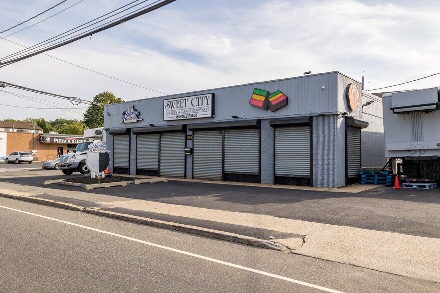 848 Main St, Farmingdale, NY 11735 Many Uses! Office, Retail
