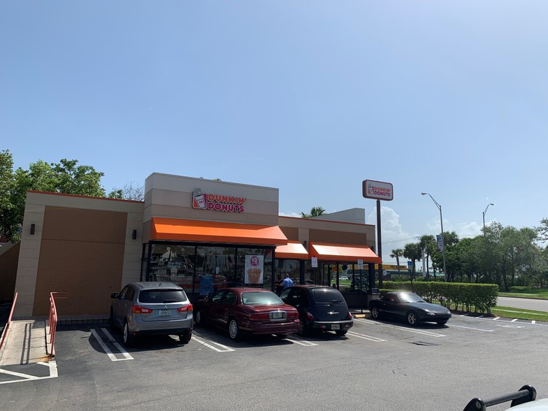 18055-18085 S Dixie Hwy, Miami, FL for lease - Building Photo - Image 2 of 3