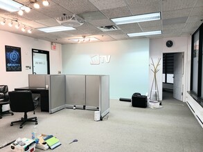 2160 N Central Rd, Fort Lee, NJ for lease Interior Photo- Image 2 of 7