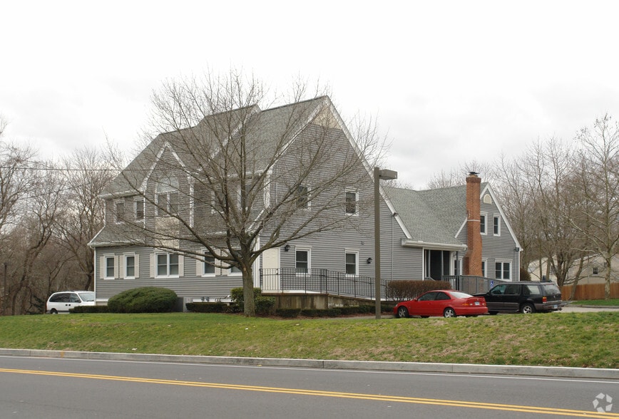 961 Huntington Tpke, Bridgeport, CT for sale - Primary Photo - Image 1 of 7