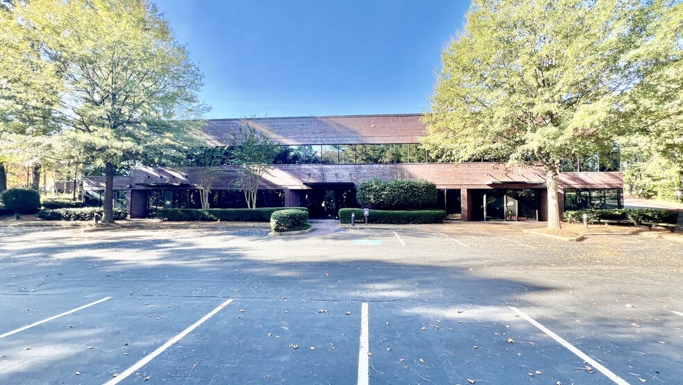 8800 Roswell Rd, Sandy Springs, GA for sale - Building Photo - Image 1 of 41