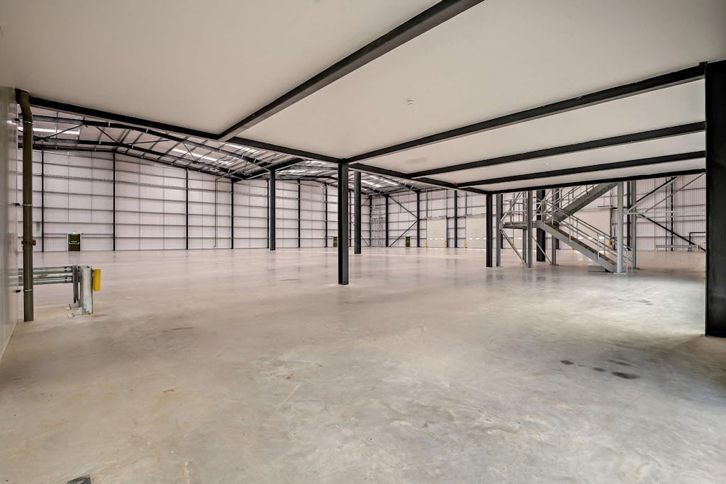 Tower Rd, Stone for lease Interior Photo- Image 1 of 8