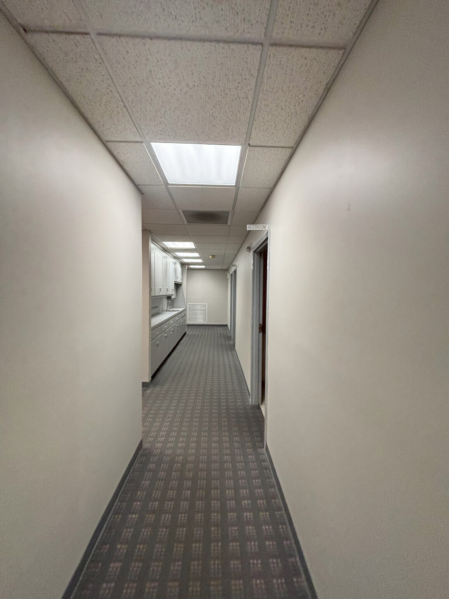 923-931 Farmington Ave, Bristol, CT for lease Interior Photo- Image 1 of 20
