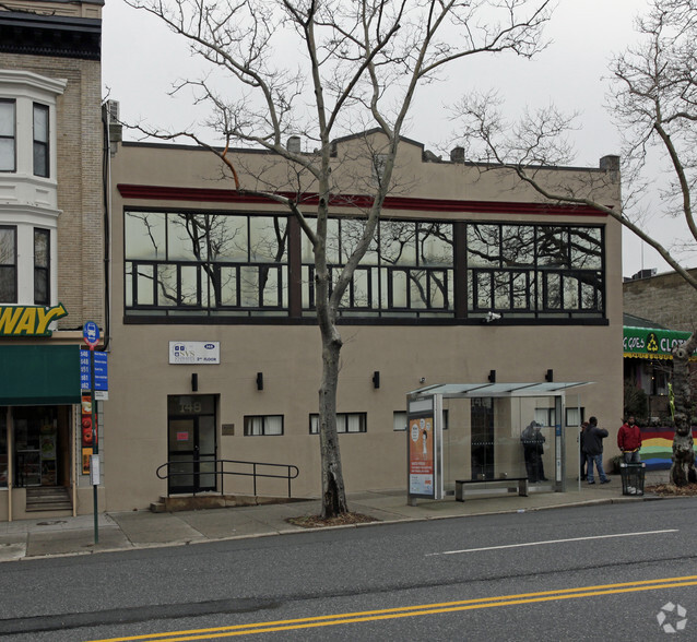 146-148 Bay St, Staten Island, NY for lease - Building Photo - Image 2 of 3