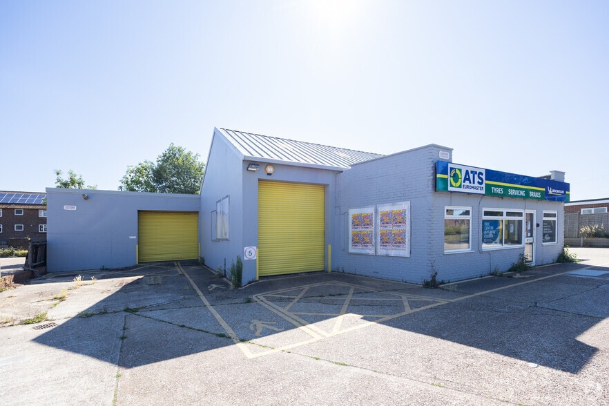 106 Langney Rise, Eastbourne for sale - Building Photo - Image 2 of 2