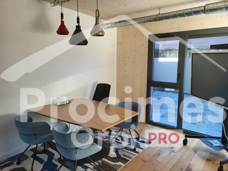 Office in Allonzier-la-Caille for lease - Building Photo - Image 2 of 4