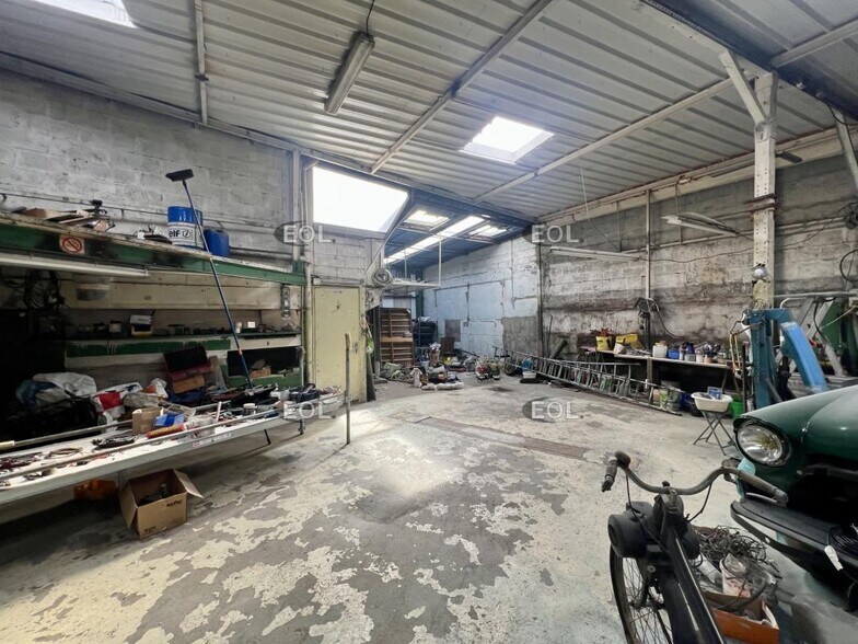 Flex in Noisy-le-Sec for sale - Interior Photo - Image 3 of 9