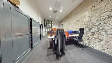 Office in Lyon for lease Interior Photo- Image 2 of 13