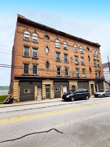 904-914 Island Ave, Mckees Rocks, PA for sale - Building Photo - Image 1 of 5