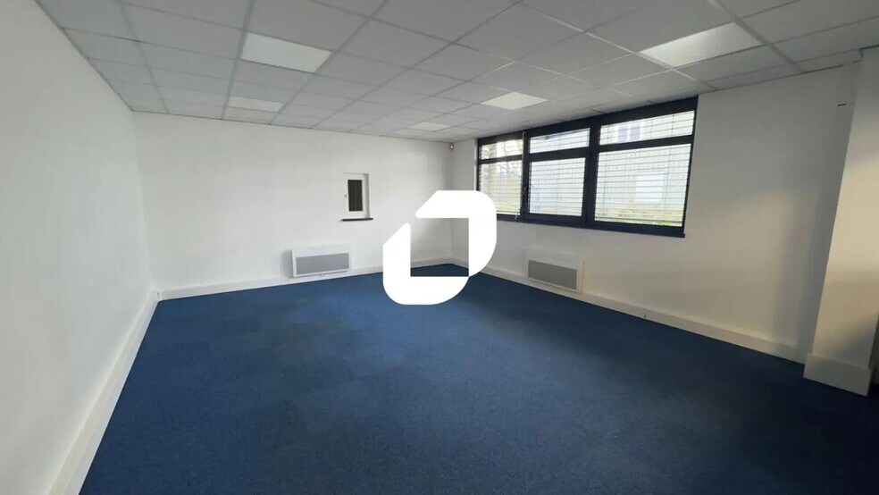 16 Rue De La Batterie, Geispolsheim for lease - Interior Photo - Image 2 of 6