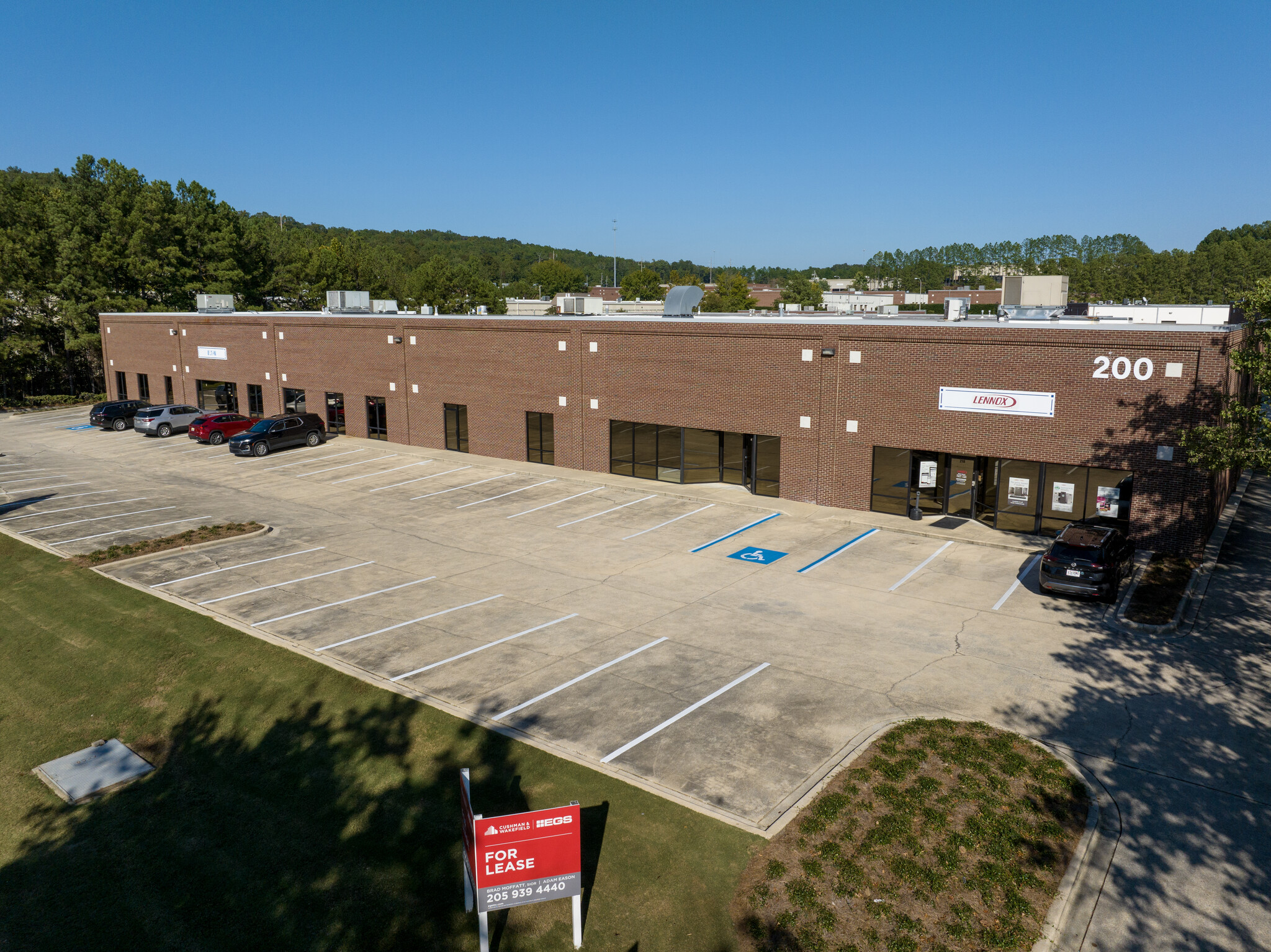 300-308 Cahaba Valley Cir, Pelham, AL for lease Building Photo- Image 1 of 4