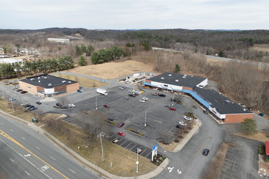 1649 Columbia Tpke, Castleton On Hudson, NY for lease - Primary Photo - Image 1 of 6