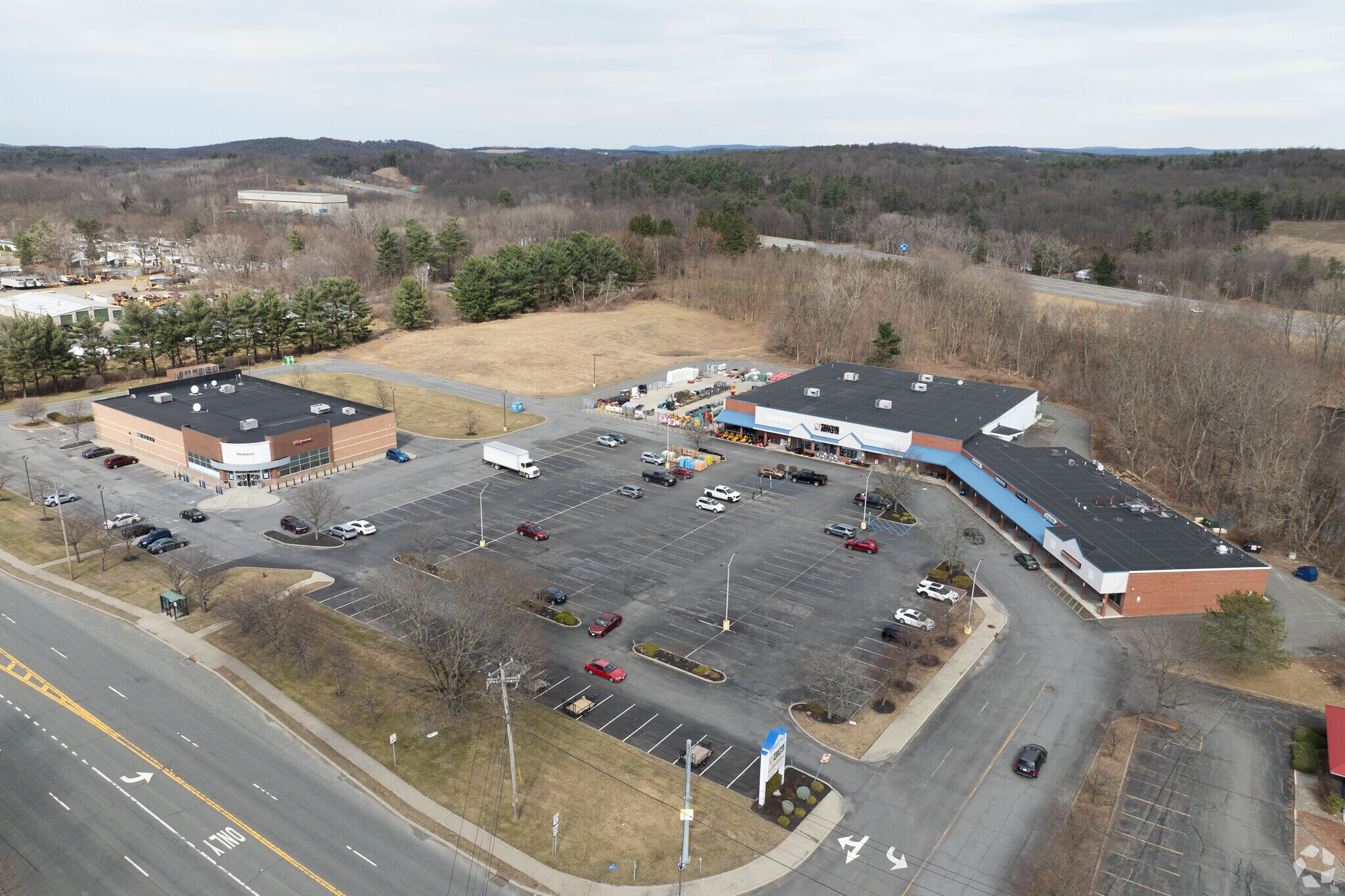 1649 Columbia Tpke, Castleton On Hudson, NY for lease Primary Photo- Image 1 of 7