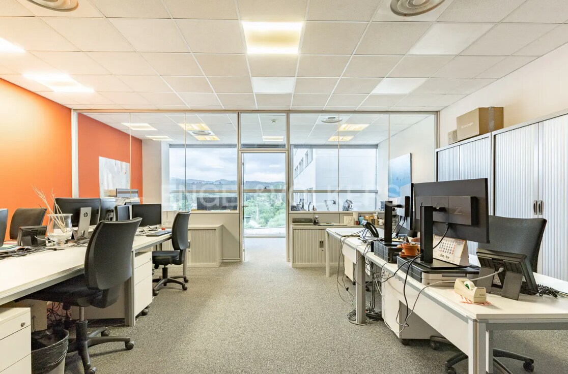 Office in Sant Cugat del Vallès, Barcelona for lease Interior Photo- Image 1 of 12