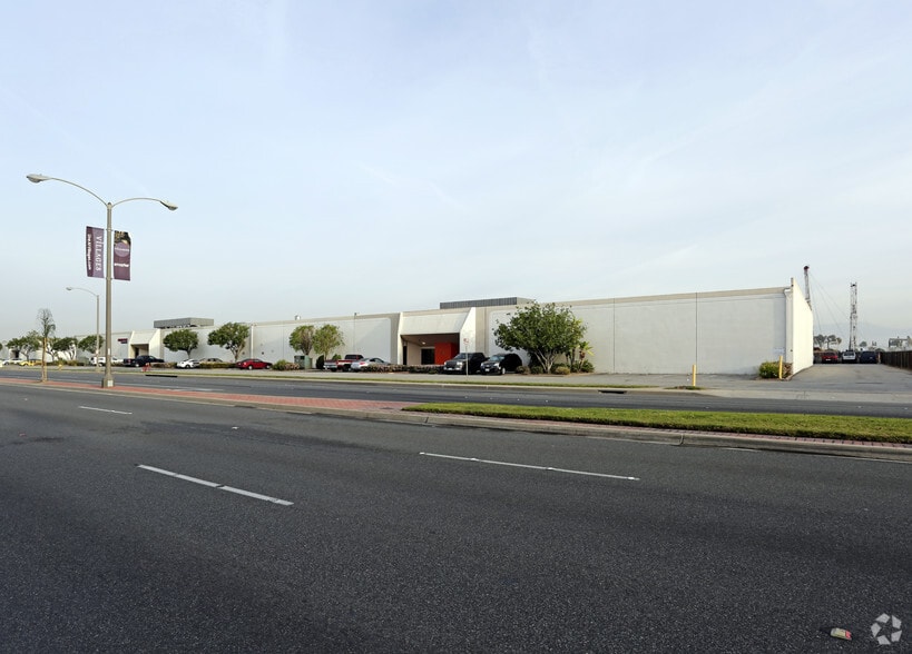 12345-12405 Telegraph Rd, Santa Fe Springs, CA for lease - Building Photo - Image 2 of 4