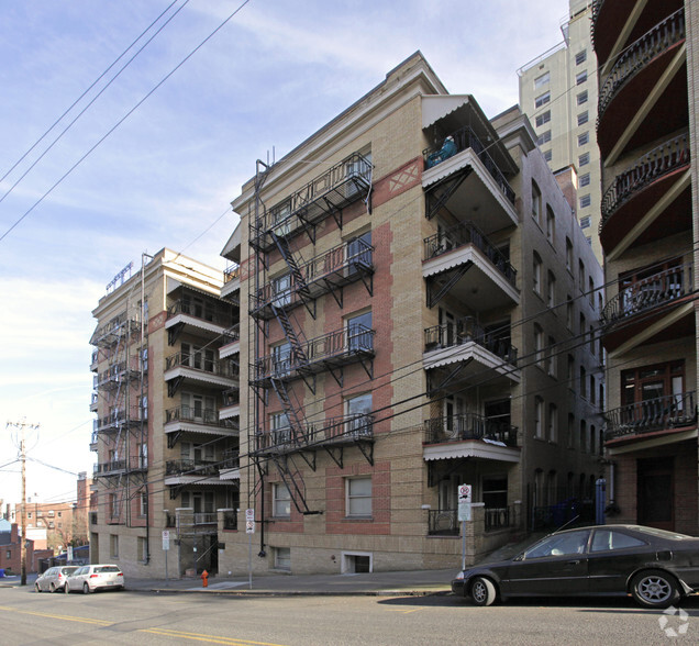 Northwest Legacy Portfolio portfolio of 5 properties for sale on LoopNet.com - Primary Photo - Image 3 of 5