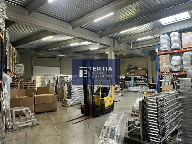 Flex in Saint-Jean-de-Védas for lease - Building Photo - Image 3 of 8