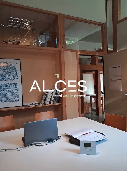 Office in Bordeaux for lease - Interior Photo - Image 3 of 5