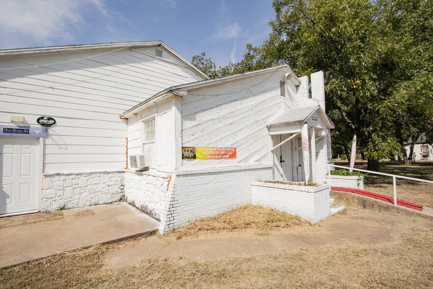 506 SW 13th Ave, Mineral Wells, TX for sale - Building Photo - Image 2 of 13