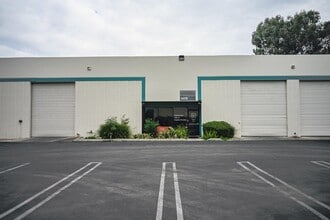 6400-6405 Independence Ave, Woodland Hills, CA for lease Interior Photo- Image 1 of 1
