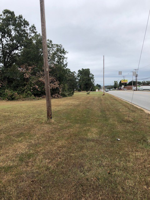 1302 Trinity Ave, High Point, NC for sale Primary Photo- Image 1 of 1