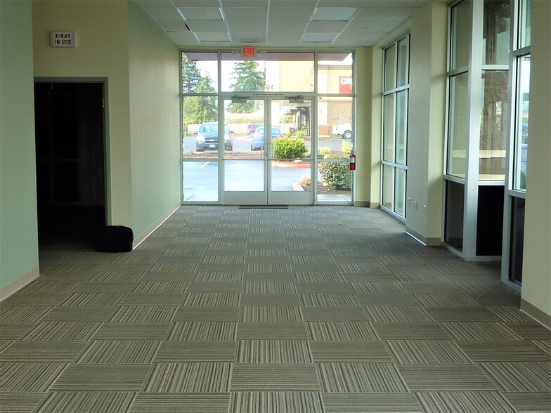 200 W Ellendale, Dallas, OR for lease - Interior Photo - Image 3 of 4