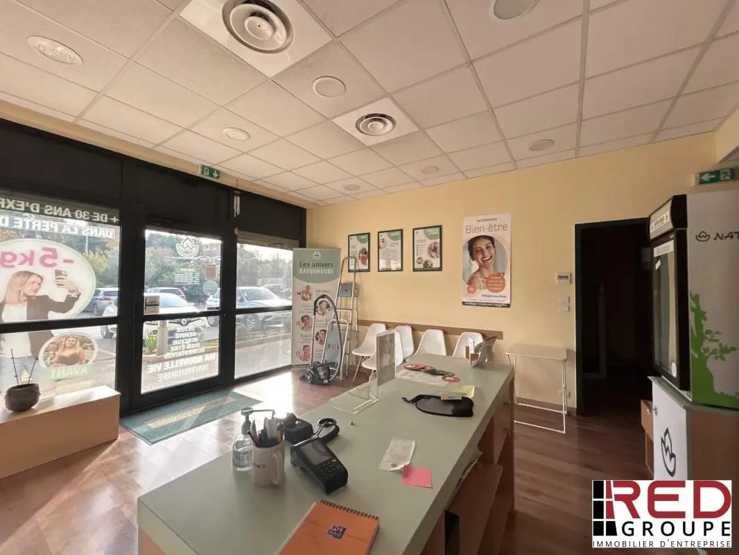 Avenue Du Club Hippique, Aix-en-Provence for lease Building Photo- Image 1 of 8