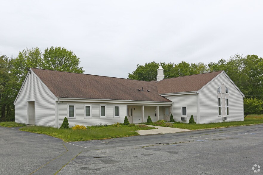 745 Wilson Rd, Fall River, MA for sale - Primary Photo - Image 1 of 1