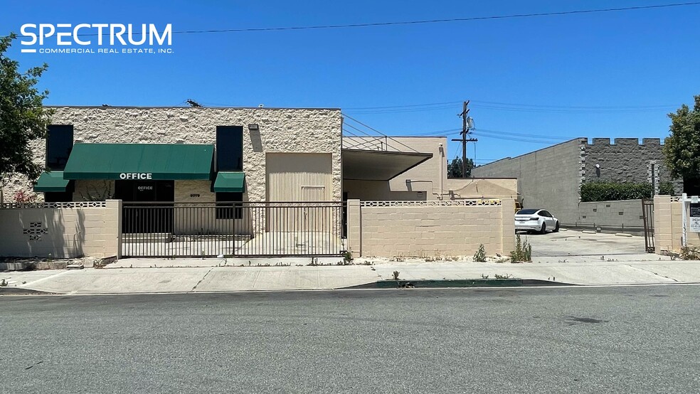 3075-3079 N Lima St, Burbank, CA for lease - Building Photo - Image 2 of 20