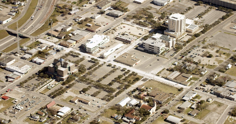 602 N Staples St, Corpus Christi, TX for lease - Aerial - Image 2 of 6