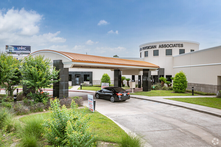 837 Cypress Creek Pkwy, Houston, TX for lease - Building Photo - Image 3 of 4