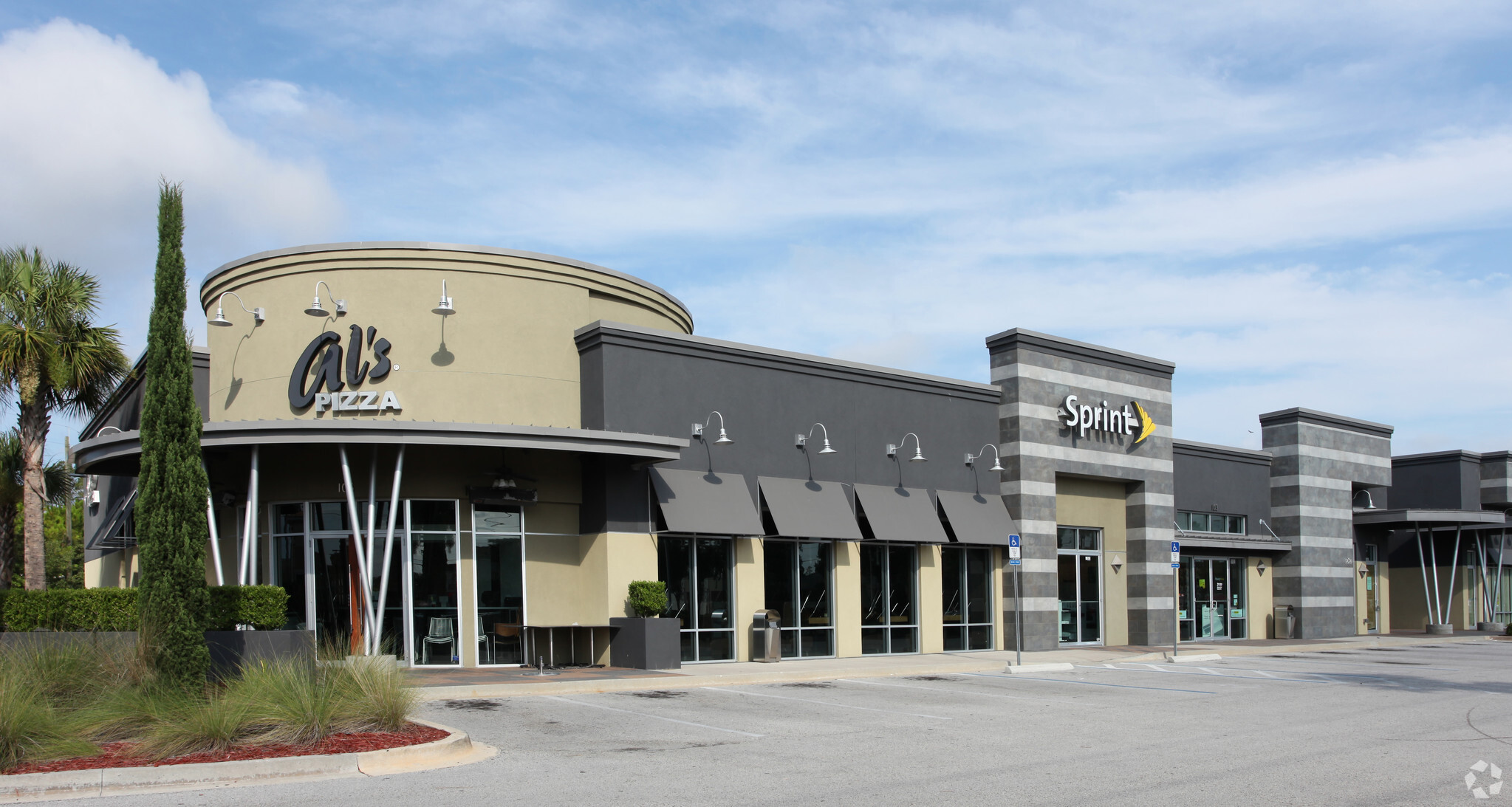 8060 Philips Hwy, Jacksonville, FL for lease Building Photo- Image 1 of 8