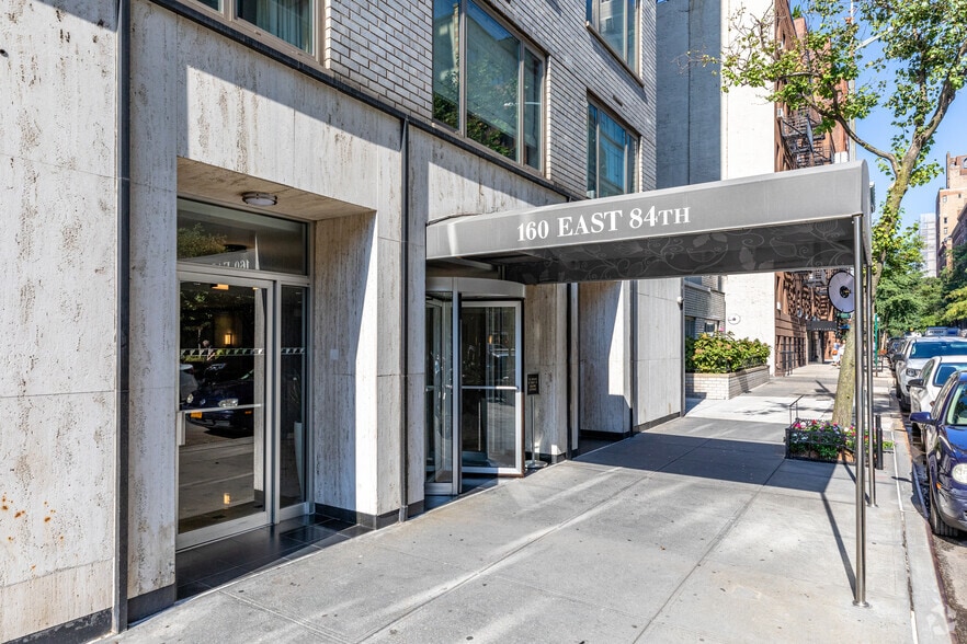 160 E 84th St, New York, NY for lease - Building Photo - Image 2 of 3