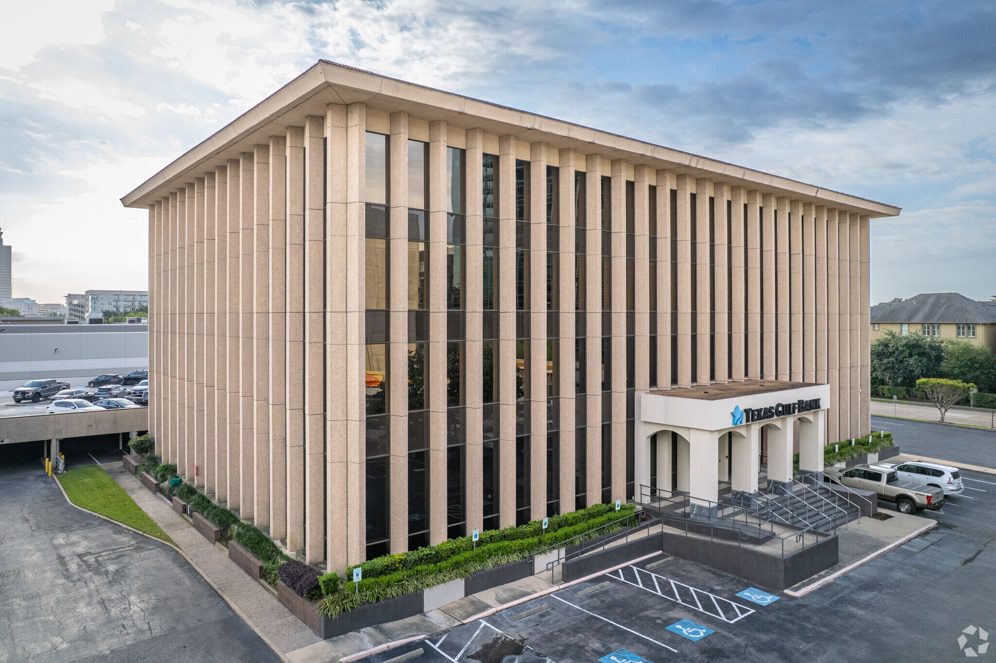 900 Town & Country Blvd, Houston, TX for lease Building Photo- Image 1 of 5