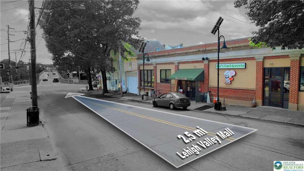 102 Pine St, Catasauqua, PA for sale - Building Photo - Image 2 of 17