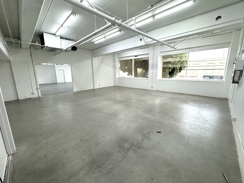 305 E 9th St, Los Angeles, CA for lease - Building Photo - Image 1 of 10