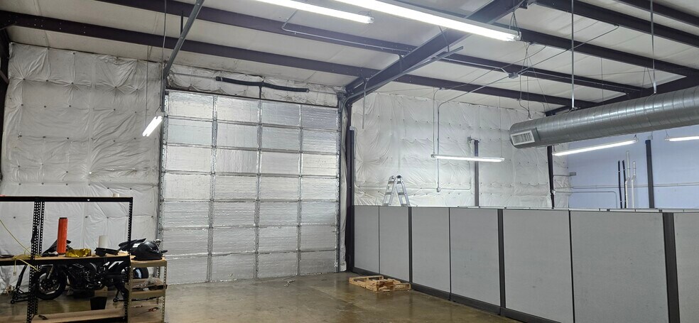 817 Tradesmen's Loop, Hutto, TX for lease - Building Photo - Image 2 of 3