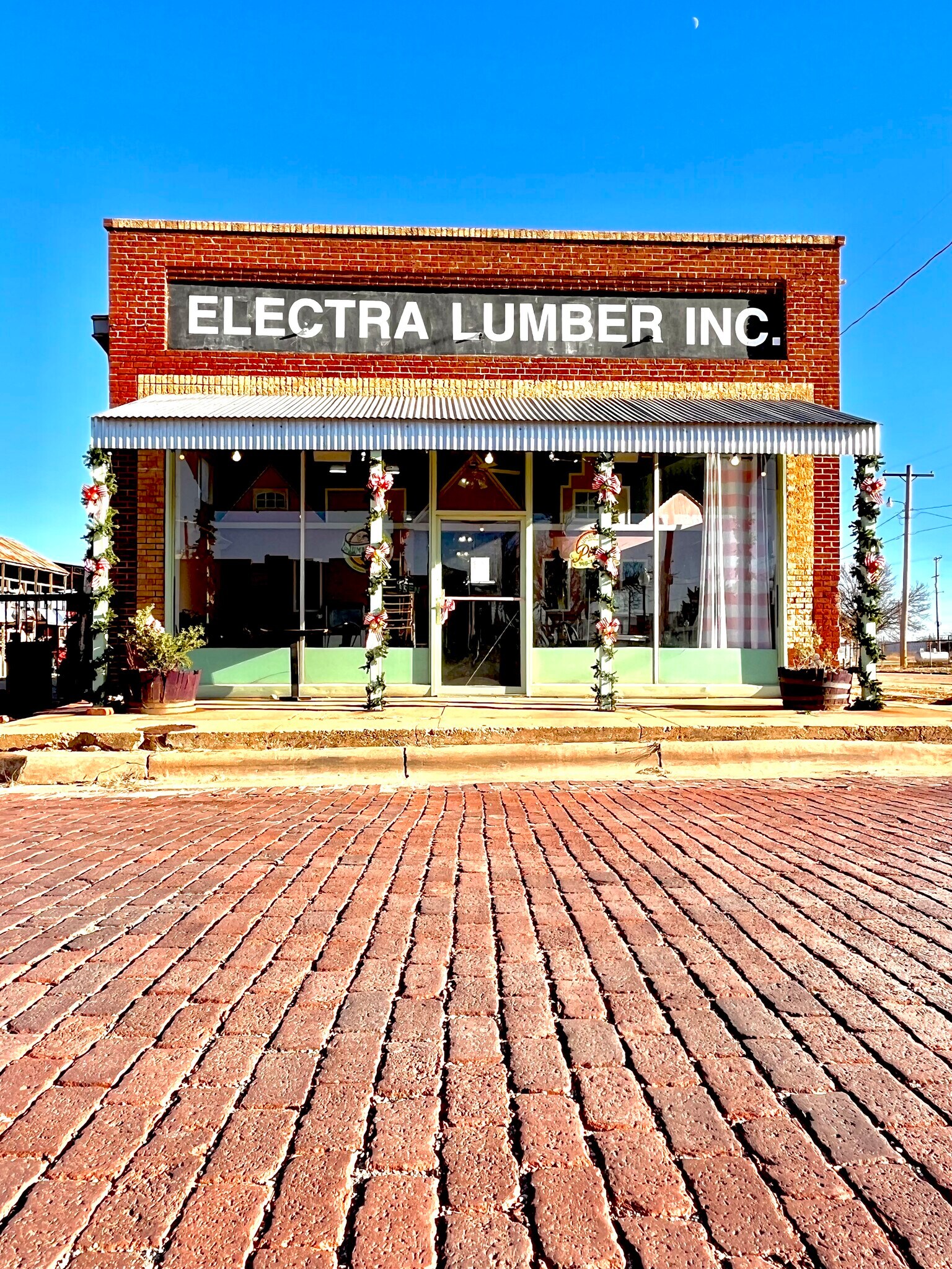 100 N Electra St, Electra, TX 76360