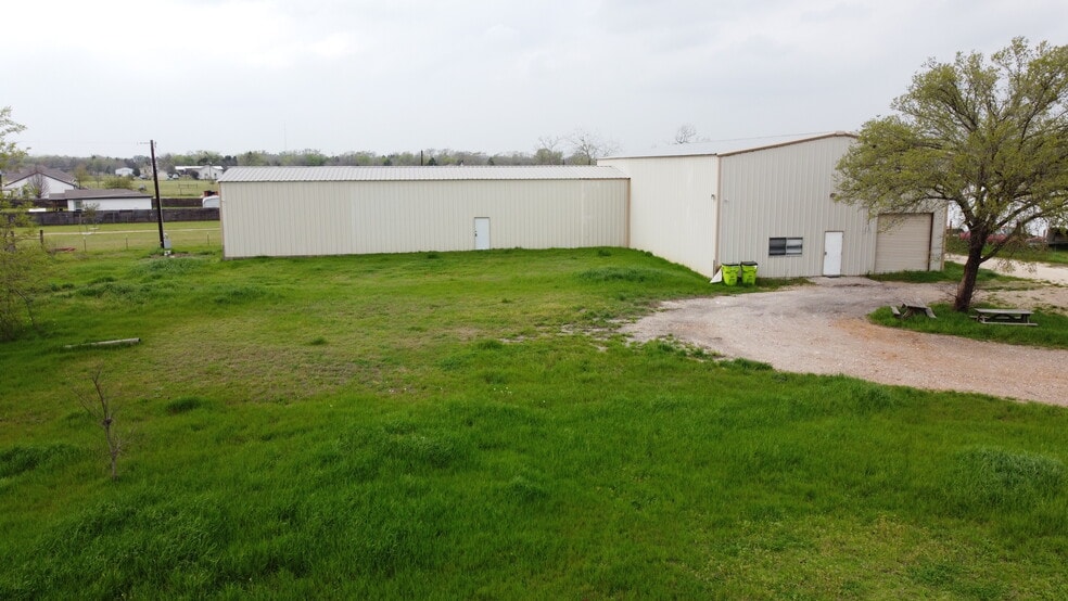 204 FM 696, Elgin, TX for sale - Building Photo - Image 1 of 1