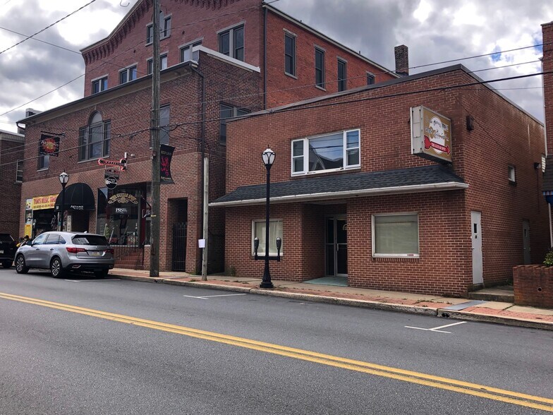 32 N Main St, Red Lion, PA for sale - Primary Photo - Image 1 of 1