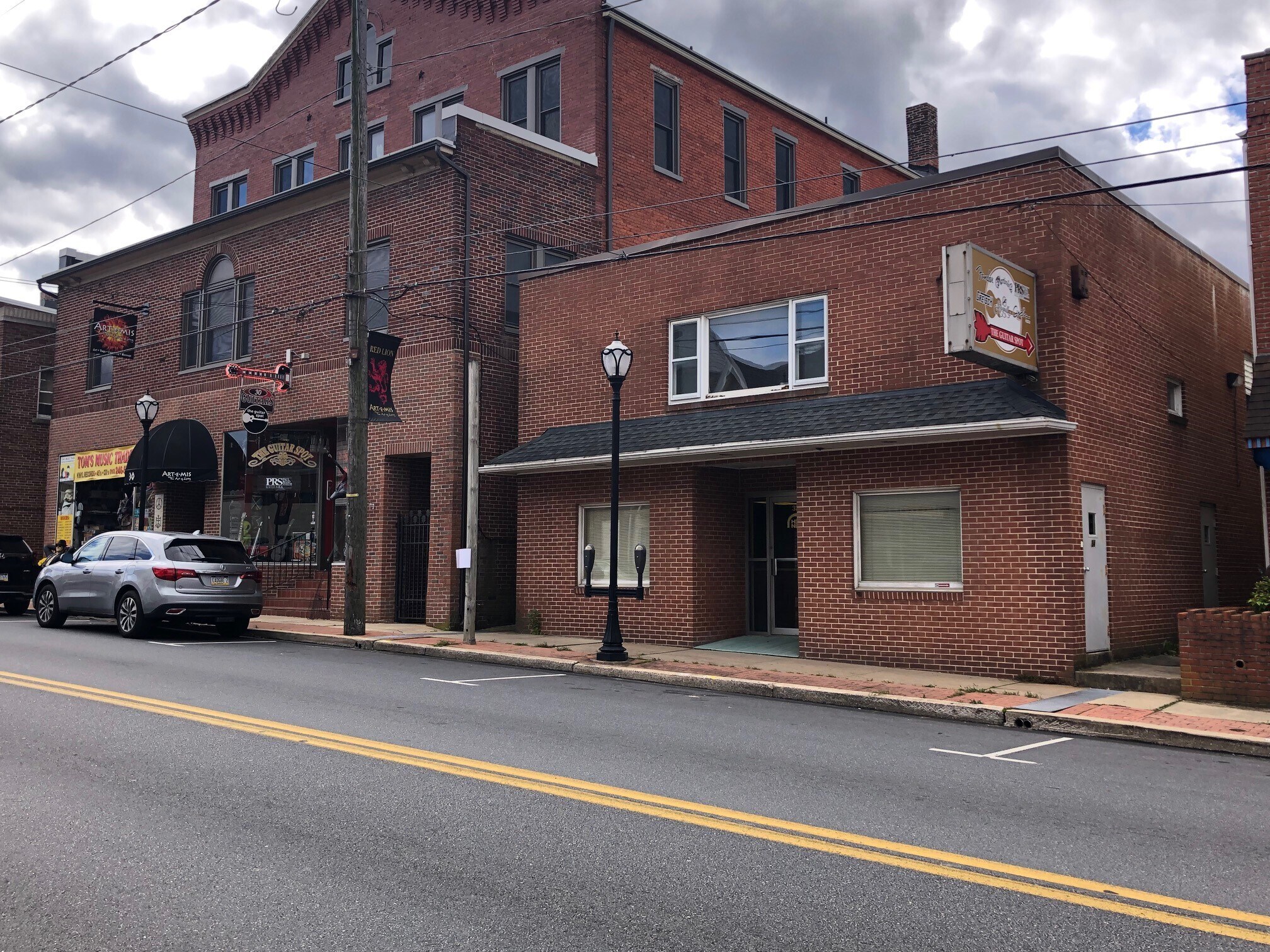 32 N Main St, Red Lion, PA for sale Primary Photo- Image 1 of 1