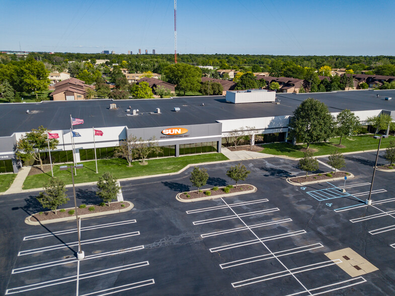 27335 W 11 Mile Rd, Southfield, MI for lease - Building Photo - Image 2 of 5