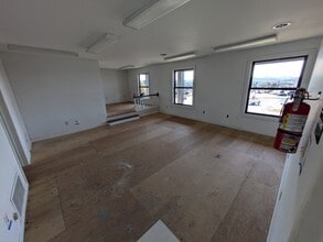 83 Dutilh Rd, Cranberry Twp, PA for lease Interior Photo- Image 2 of 5