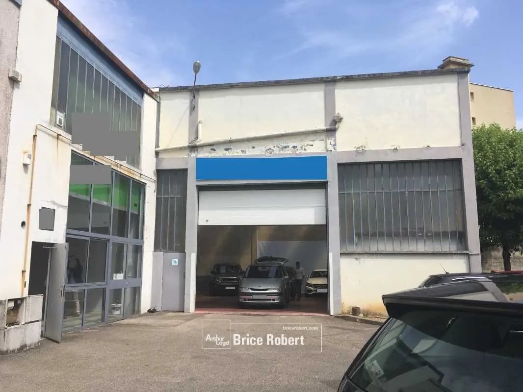 Office in Vénissieux for lease Building Photo- Image 1 of 6