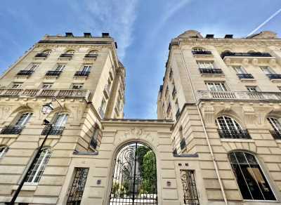 3 Rue Palatine, Paris for lease Building Photo- Image 1 of 4