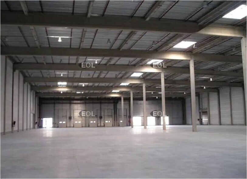 Industrial in Dourges for lease - Interior Photo - Image 3 of 4