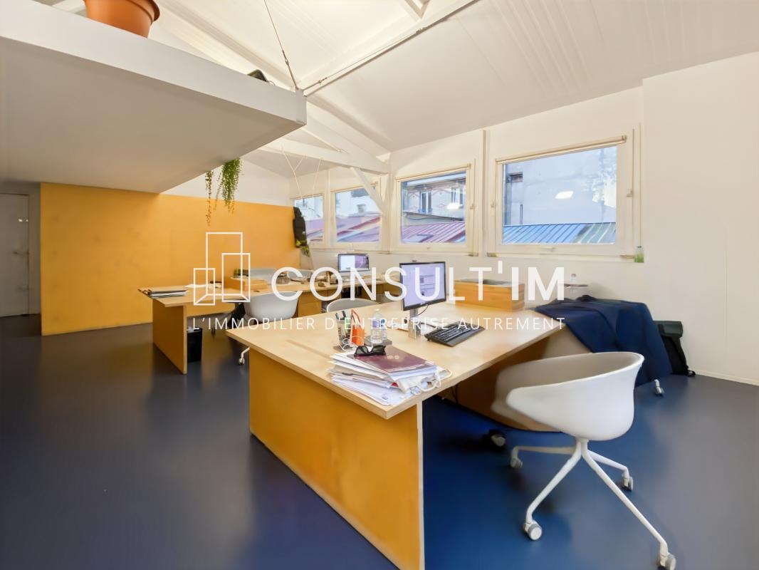 Office in Paris for lease Building Photo- Image 1 of 6
