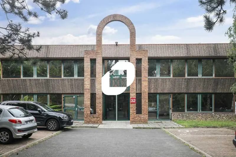 Office in Orsay for lease - Building Photo - Image 1 of 6