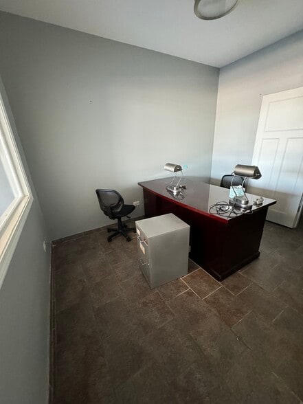 1413 W 127th St, Calumet Park, IL for lease - Interior Photo - Image 3 of 6